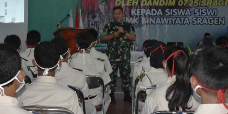Isi Wawasan Kebangsaan di SMK Binawiyata, Dandim Sragen Ajak Siswa Belajar Sejarah.