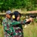 Tiga Srikandi Laut Lantamal XIV Sorong Adu Ketangkasan Dalam Menembak Pistol.