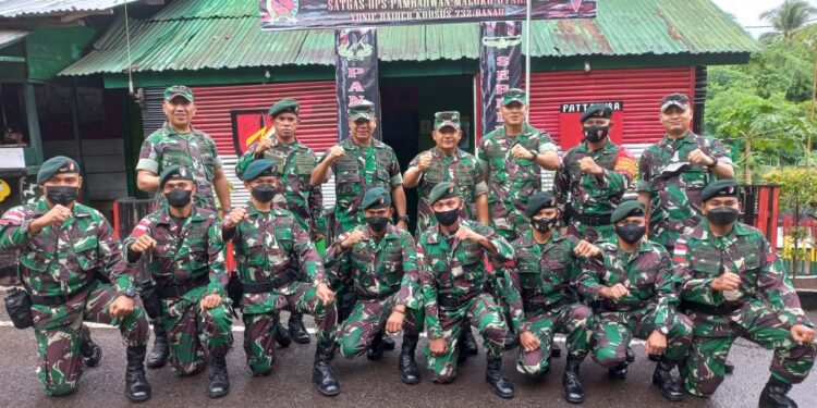 Wadanpussenif Kodiklatad TNI Kunjungi Satgas Yonif RK 732/Banau.