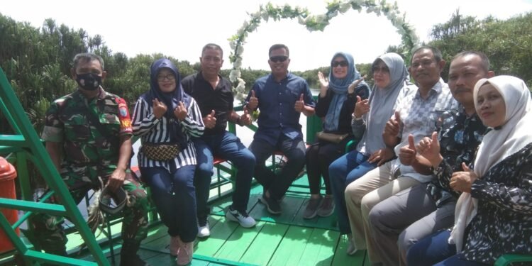 Melalui Susur Sungai, Dandim Perkenalkan Destinasi Wisata Air Hitam Taman Nasional Sebangau.