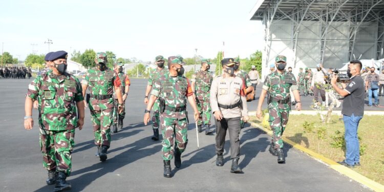 Kapolda Kepri Hadiri Apel Gelar Pasukan Pengamanan VVIP Kunjungan Kerja Presiden RI di Provinsi Kepri.