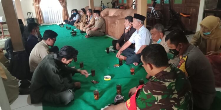 Babinsa Mliwis Hadiri Rempug Tani Masa Tanam 2022.