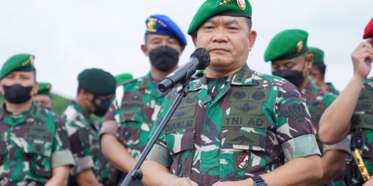 Cek Kesiapsiagaan Prajurit, Kasad Gelar Pasukan di Monas.