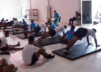 Bersaing Untuk Menjadi Prajurit TNI AL, Casis Laksanakan Tes Kesegaran Jasmani.
