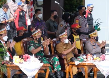 Tutup Binlat, Kapolda Papua Barat : Bintara Remaja Jadilah Kebanggaan Keluarga.