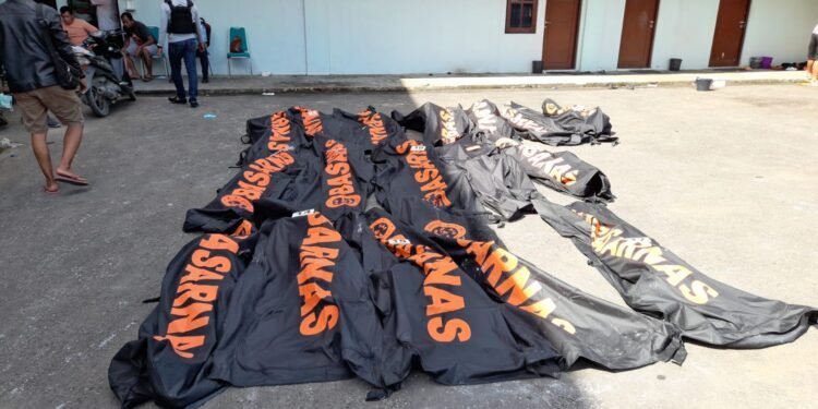 Evakuasi 17 Jenazah Korban Terbakarnya Tempat Hiburan Malam (THM) Akibat Perkelahian.