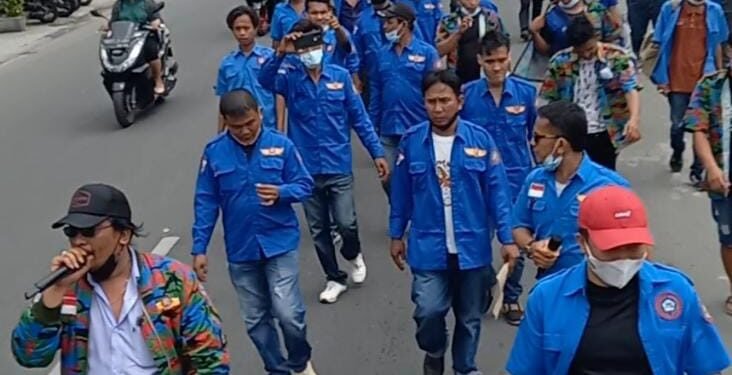Diduga Dua Anggota Tersandung Hukum, Ratusan Tergabung di DPC SPTI-TKBM Deli Serdang Gelar Aksi Tuntut Keadilan.