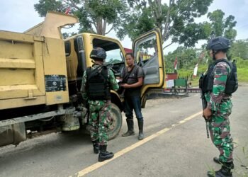 Satgas Pamtas RI-PNG Yonif 126/KC Gelar Sweeping Kendaraan Pelintas di Perbatasan.