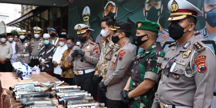 Polres Kendal Musnahkan 359 Knalpot Brong Hasil Sitaan.
