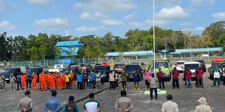 Kapolsek Bintan Utara Polres Bintan Pimpin Apel Kesiapan Penanggulangan Kebakaran Hutan dan Lahan Wilayah Kecamatan Bintan Utara.