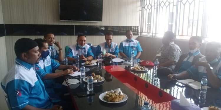 4 lsu/tuntutan Aksi Nasional Serikat Pekerja Nasional Kota Dumai Untuk Pemko.