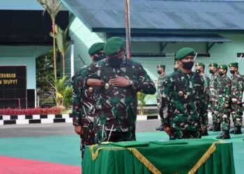 Serah Terima Jabatan Dan Tradisi Satuan Kepala Staf Korem, Kasi Intel Dan Kasi Log Kasrem 181/PVT.