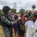 Peduli Terhadap Generasi Anak Bangsa Pos Napua Satgas 114 Satria Musara Melaksanakan Pelatihan Baris Berbaris dan Tata Upacara Kepada Siswa SD YPGI.