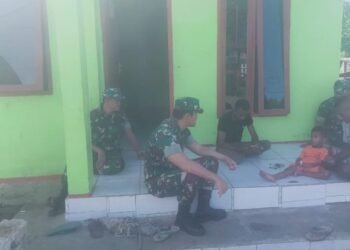 Melalui Komsos, Babinsa Koramil Persiapan Salawati Selatan Kodim 1802/Sorong Ingatkan Pentingnya Protokol Kesehatan.