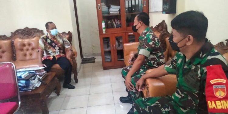 Danramil 03/Serengan Adakan Komsos Dengan Ketua Satgas Jogo Tonggo.