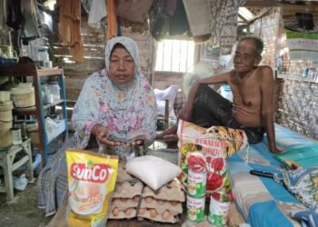 Patransip Aceh Utara Santuni Nek Aisyah Seunudon, Yang Hidup Dibawah Garis Kemiskinan.