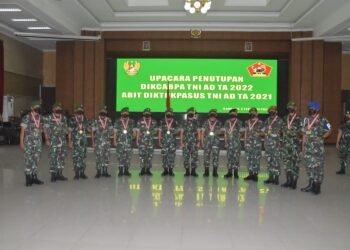 Pusdikkum Menggelar Upacara Tupdik Diktukpasus Terpusat TA 2022 di Pussenif Kodiklatad Bandung.