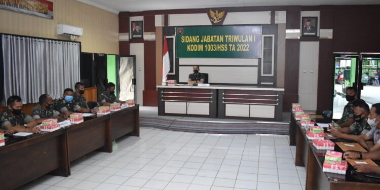 Berikan Penyegaran Personil Kasdim 1003/HSS Pimpin Sidang Jabatan.