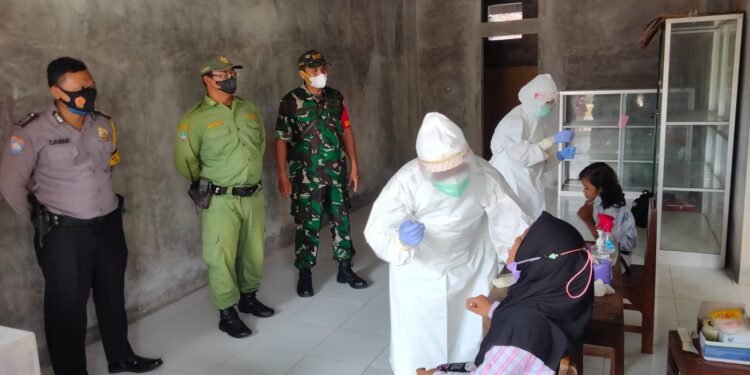 Ada Apa Danramil 03/ Sererengan dan Babinsa Kratonan Datangi SDN Kemasan I.