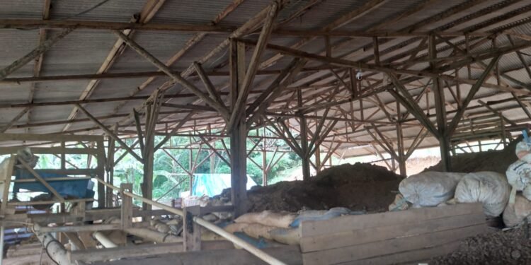 Waduh!!! Diduga Aktivitas Pertambangan Ilegal di Sarongge Ciemas Menggunakan Sianida (CN), Warga Ketakutan.