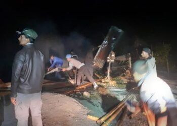 Diduga Terlilit Hutang Yang Ditinggalkan Oleh Istri, Warga Darul Aman Bakar Rumah Sendiri.