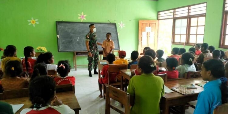 Peduli Pendidikan, Satgas Pamtas RI-RDTL Yonif 743/PSY Bantu Cerdas kan Anak Bangsa.