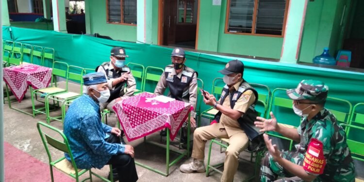 Giat Minggu Pagi : Babinsa Metuk Koramil 03/Mojosongo Bertema Kian Meningkat Kian Waspada.