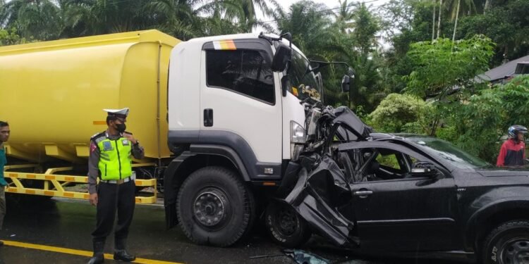 Kecelakaan Maut di Bawan, Istri Camat Palembayan Meninggal Dunia.