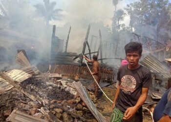 Tiga Rumah Kayu Habis Dilalap Api di Nagari Pagadih Palupuh.