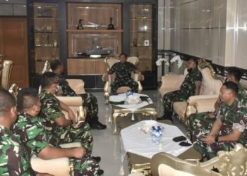 Pangkoarmada III Menerima Kunjungan Kehormatan Komandan Korem 181/PVT.