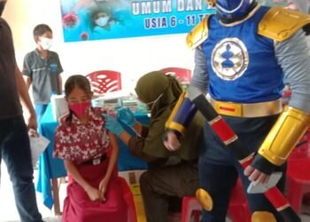 Wow . . . Power Ranger Temani Anak – Anak Vaksinasi Covid-19.