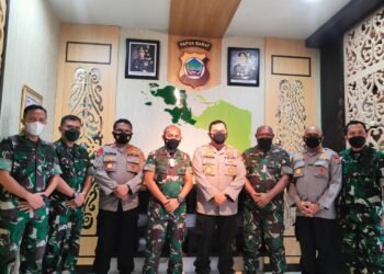 Kapolda Sambut Hangat Kunjungan Pangdam XVIII Kasuari di Polda Papua Barat.