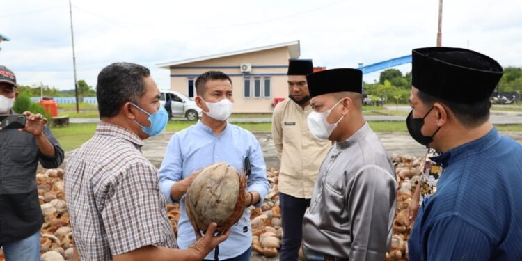 Tinjau Sentra IKM Kelapa, Nizar Harap Ekspor Produksi Harus Kontinuitas.