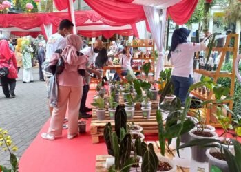 Digagas Flona, Hari Kedua, Pameran Tanaman Hias Ramai Dikunjungi Masyarakat.