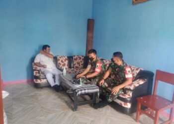 Ciptakan Kedekatan Dengan Warga, Babinsa Koramil Persiapan Sorong Utara Kodim 1802/Sorong, Komsos Dengan Warga Binaan.