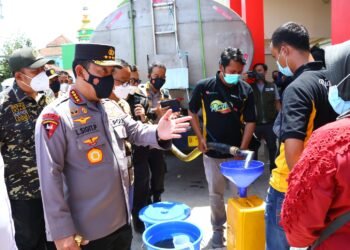 Tinjau Pasar Sehat Sabilulungan Soreang: Kapolri Pastikan Ketersediaan Minyak Curah dan Sembako Jelang Ramadhan Tercukupi.