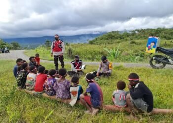 Program SI-IPAR: Tanamkan Rasa Cinta Tanah Air Sejak Dini untuk Anak Pegunungan Bintang.