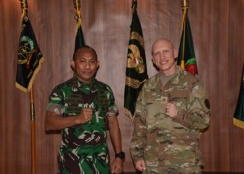 Pangdam Kasuari Perkenalkan Pahlawan Nasional Papua Barat Kepada Perwakilan Athan AS.