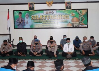 Silahturahmi Kapolres Beserta Staf Dan Bhayangkari Kubu Raya Bersama Anak Yatim Piatu Hidayatullah.