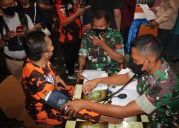 Dukung Program Percepatan Vaksin, Kodam Xll/Tpr Turunkan Personel Kesdam dan Kodim 1207/Ptk.