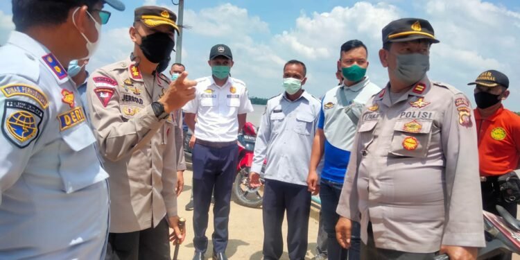 Jelang Hari Raya Idulfitri 1443 H Kapolres Kubu Raya Cek Kesiapan Pospam Pelabuhan Rasau Jaya.