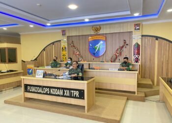 Evaluasi Vaksinasi Selama Ramadhan, Pangdam XII/Tpr Ikuti Vicon dengan Panglima TNI.