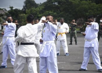 Prajurit Yonarhanud 2 Marinir Permahir Kemampuan Beladiri Karate.
