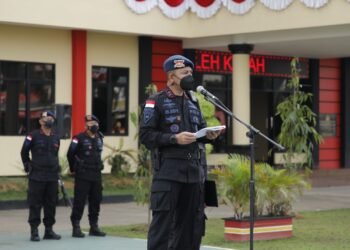 Wadansatbrimob Polda Kalbar AKBP Murjatmo Edy, Mewakili Dansatbrimob Polda Kalbar Pimpin Upacara Hari Kesadaran Nasional.