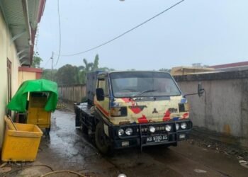 Isi BBM Gunakan Tangki Siluman, Polres Kubu Raya Amankan Pengemudi Truk.