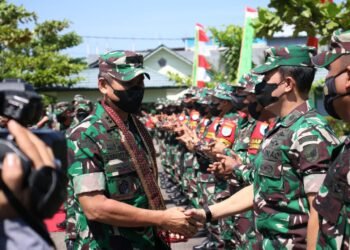Cek Kesiapan Satgas Yonif 645/Gty, Asops Panglima TNI Laksanakan Riksiap Ops.