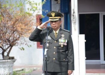 Kasrem Pimpin Pengantaran Jenazah Secara Militer Prajurit Satgas Yonif 711/RKS.