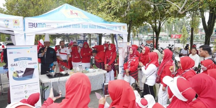 Bersama ‘Bujang Dare’ Pontianak, PLN Kalbar Gelar Demo Masak Gunakan Kompor Induksi.