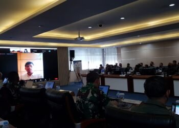 Gubernur AAU, Memaparkan Pelayanan Publik Kepada Tim Penilai Kemen PAN-RB Secara Daring.