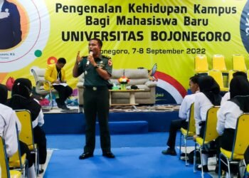 PKKMB Unigoro, Kasdim 0813 Bojonegoro Bekali Ratusan Mahasiswa Baru dengan Wasbang dan Bela Negara.